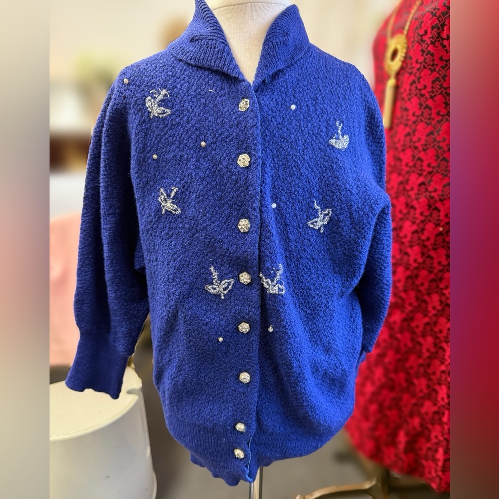 1950s Wool Beaded Sweater Fancy Buttons Deep Raglan Sleeves FLAWS GALORE